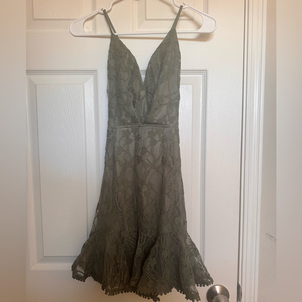 3/ $10 Lulu’s NWT size S